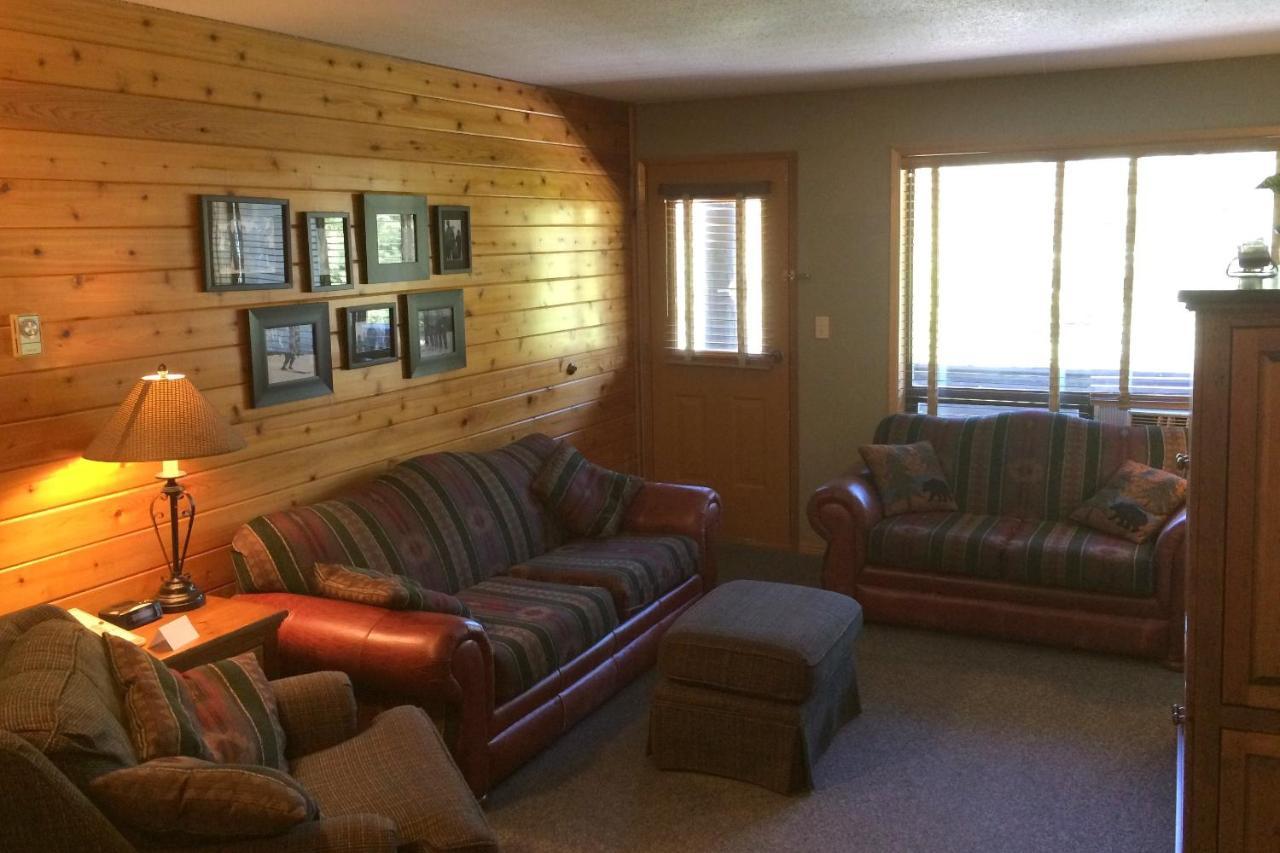 The Griz Inn By Park Vacation Management Fernie Exterior foto