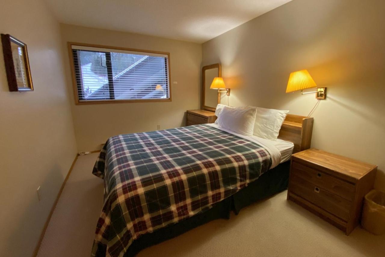 The Griz Inn By Park Vacation Management Fernie Exterior foto