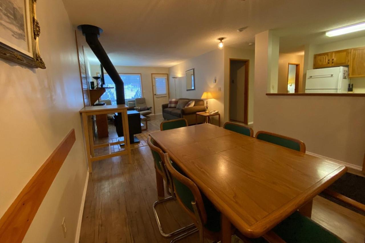 The Griz Inn By Park Vacation Management Fernie Exterior foto