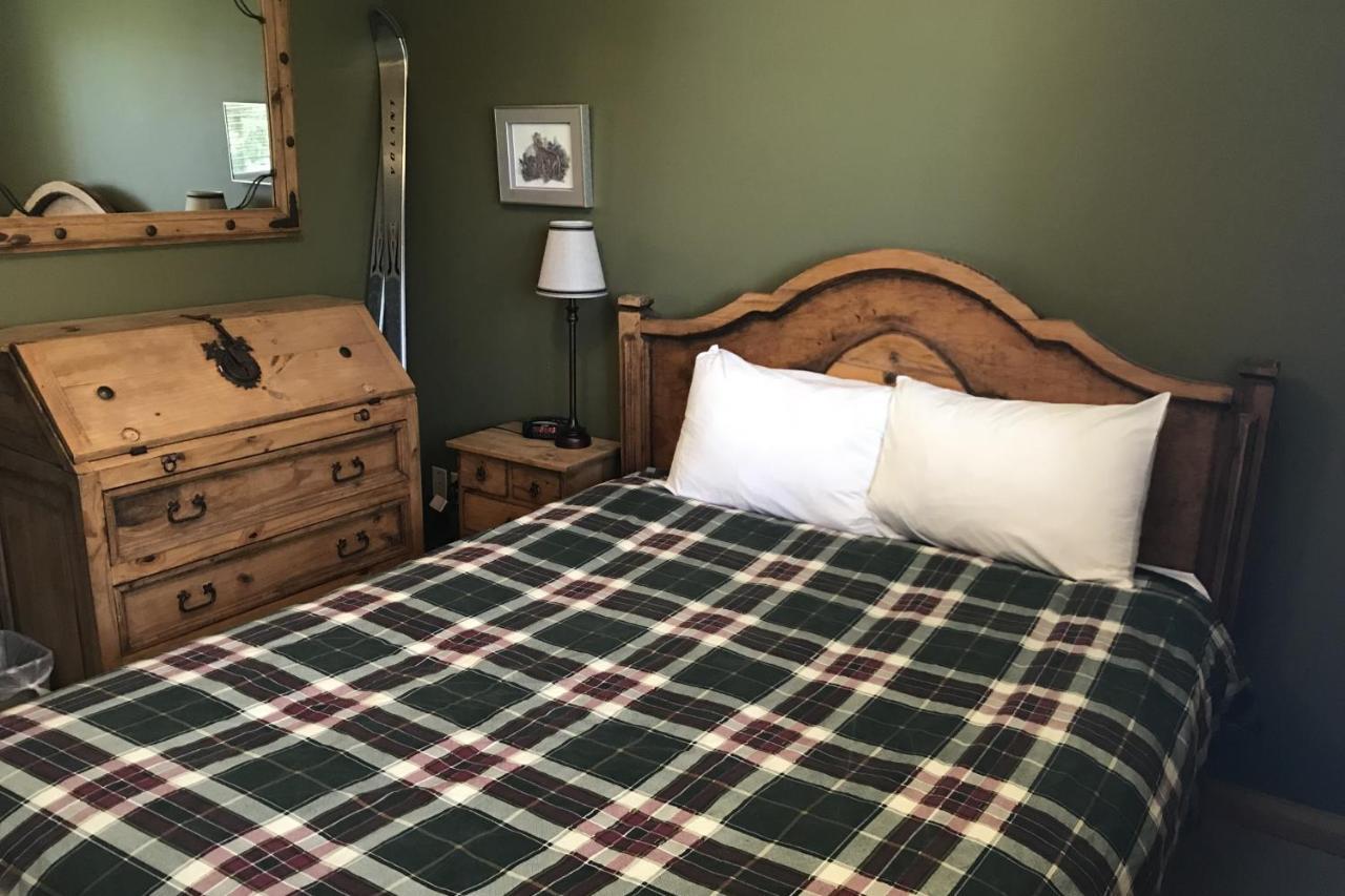 The Griz Inn By Park Vacation Management Fernie Exterior foto